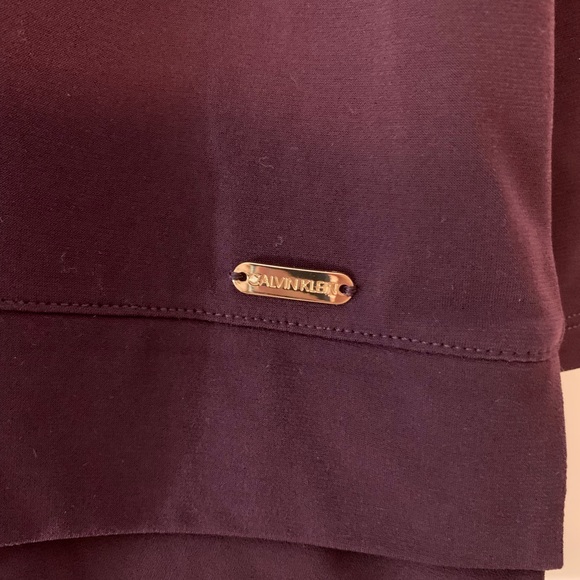 Calvin Klein 3/4 sleeve tunic like top - Picture 3 of 5